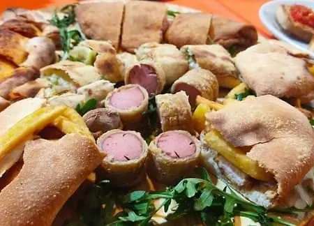 לינה וארוחת בוקר Giada 3*